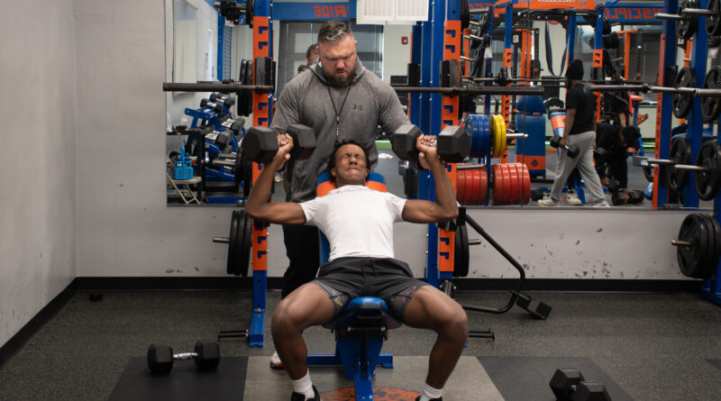 Stoudemire strengthens Cedar students